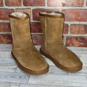 🎉🎉 HOST PICK 🎉🎉 Lamo Youth Winter Boots Size 4